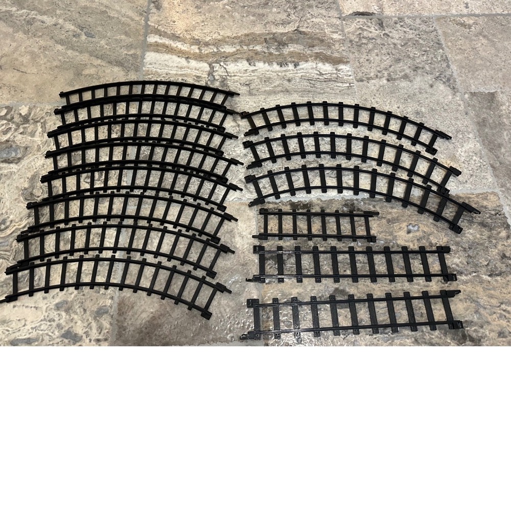 Black Plastic Model Train Track Set 14 Piece Lot Curved and Straight Pieces EUC